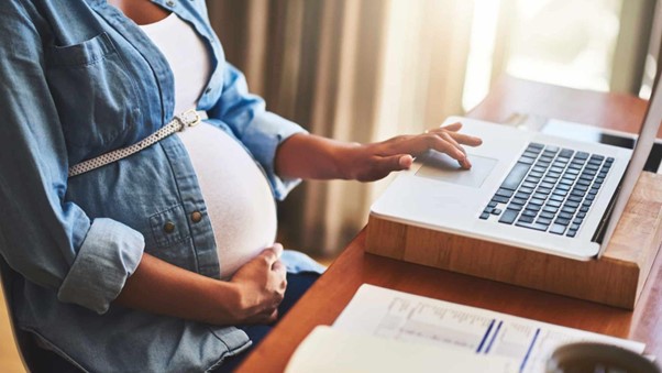 Préparer son congé maternité de travailleur indépendant - Déclarer sa grossesse