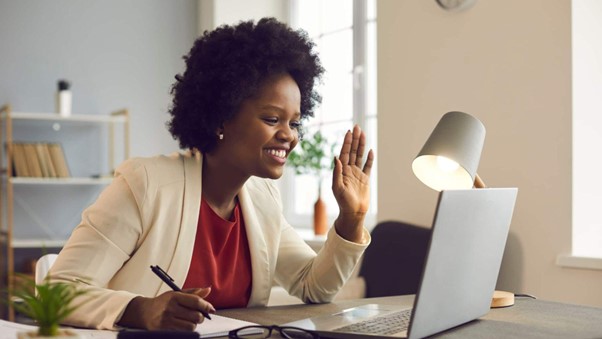 Préparer son congé maternité de travailleur indépendant - Annoncer sa grossesse à ses clients